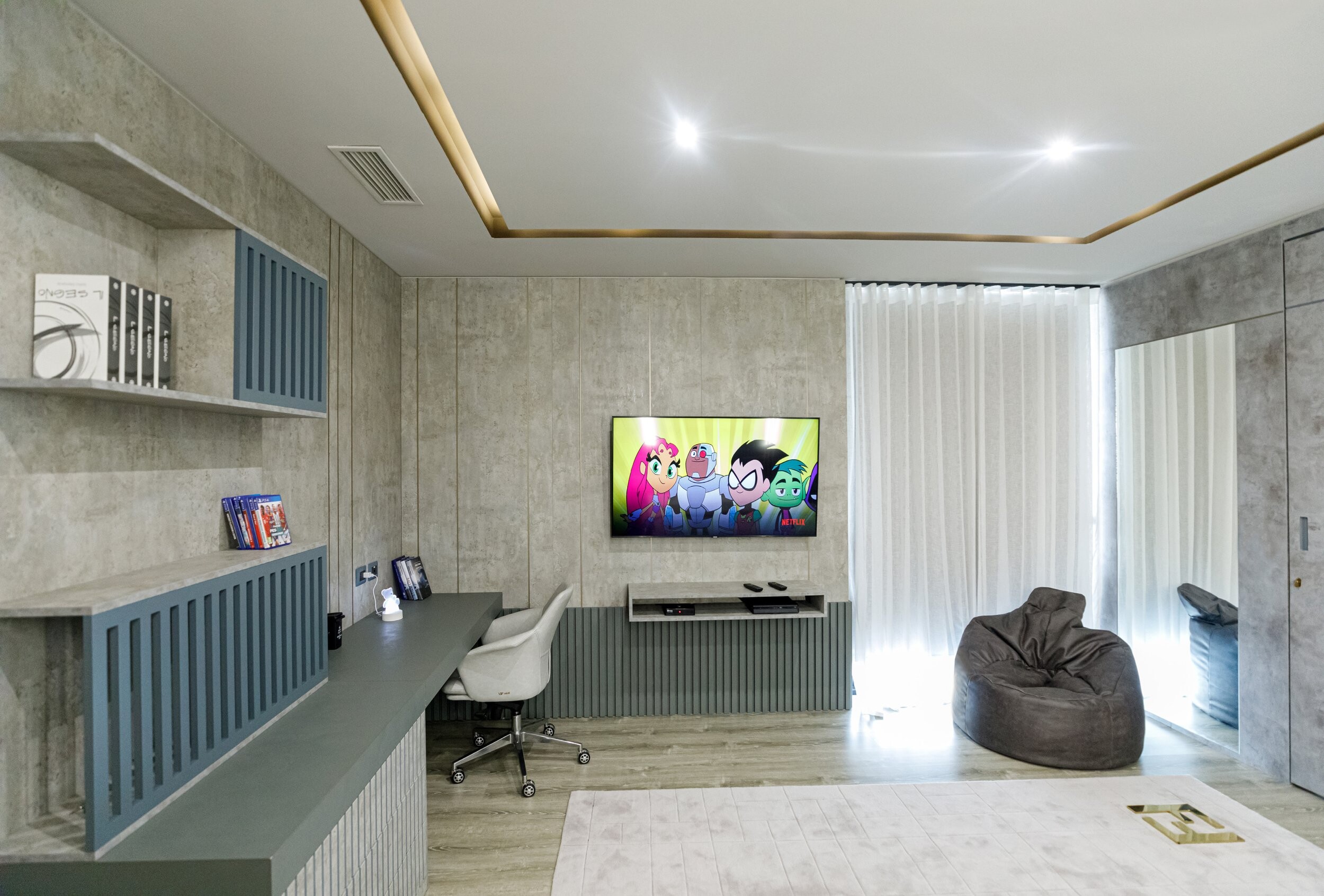Private Villa South Albania - study with a blue built-in desk, television and bean bag, Vlore