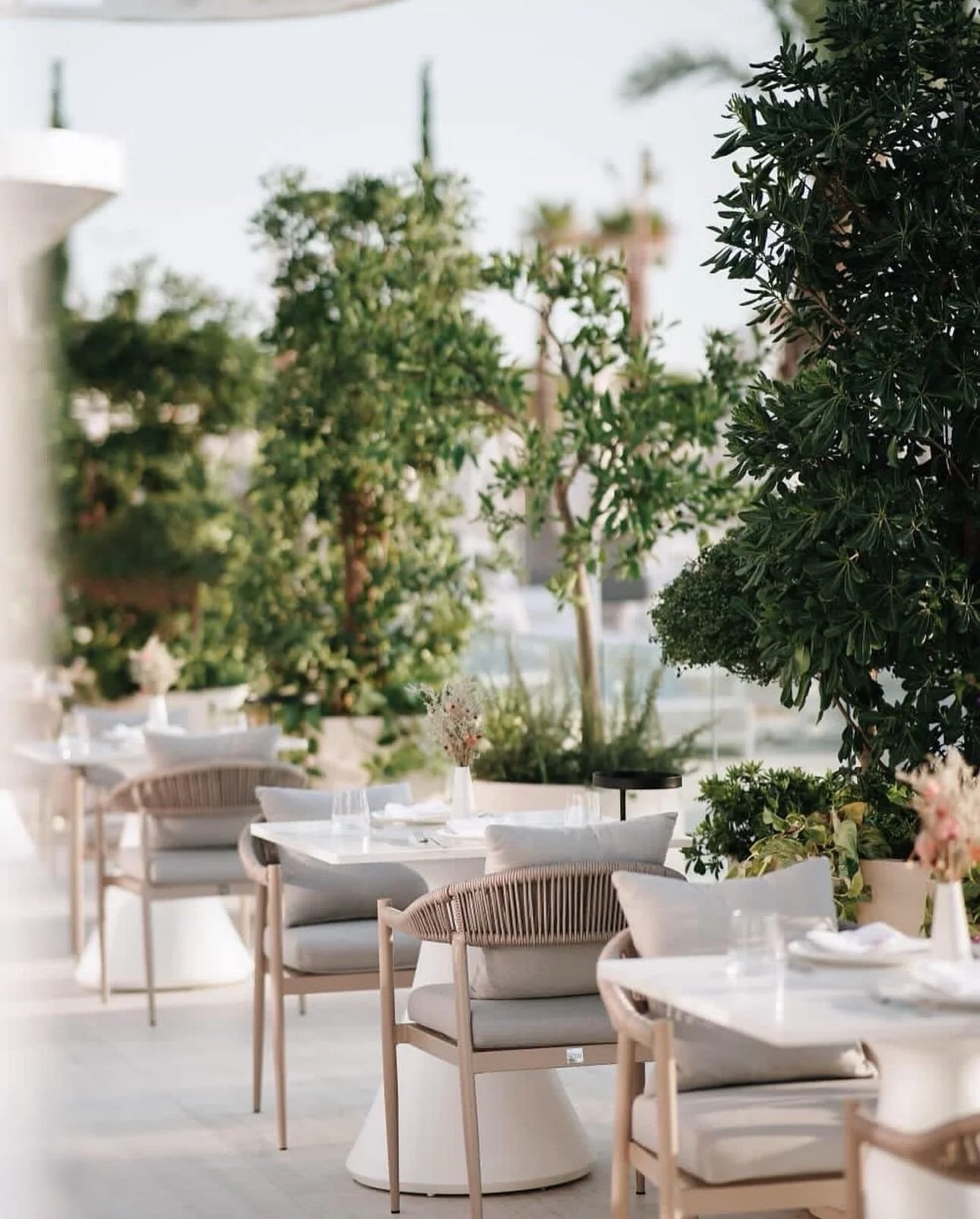 Crystal Luxury Resort, bar and restaurant furnishing, Vlore, ABLE Be Modern