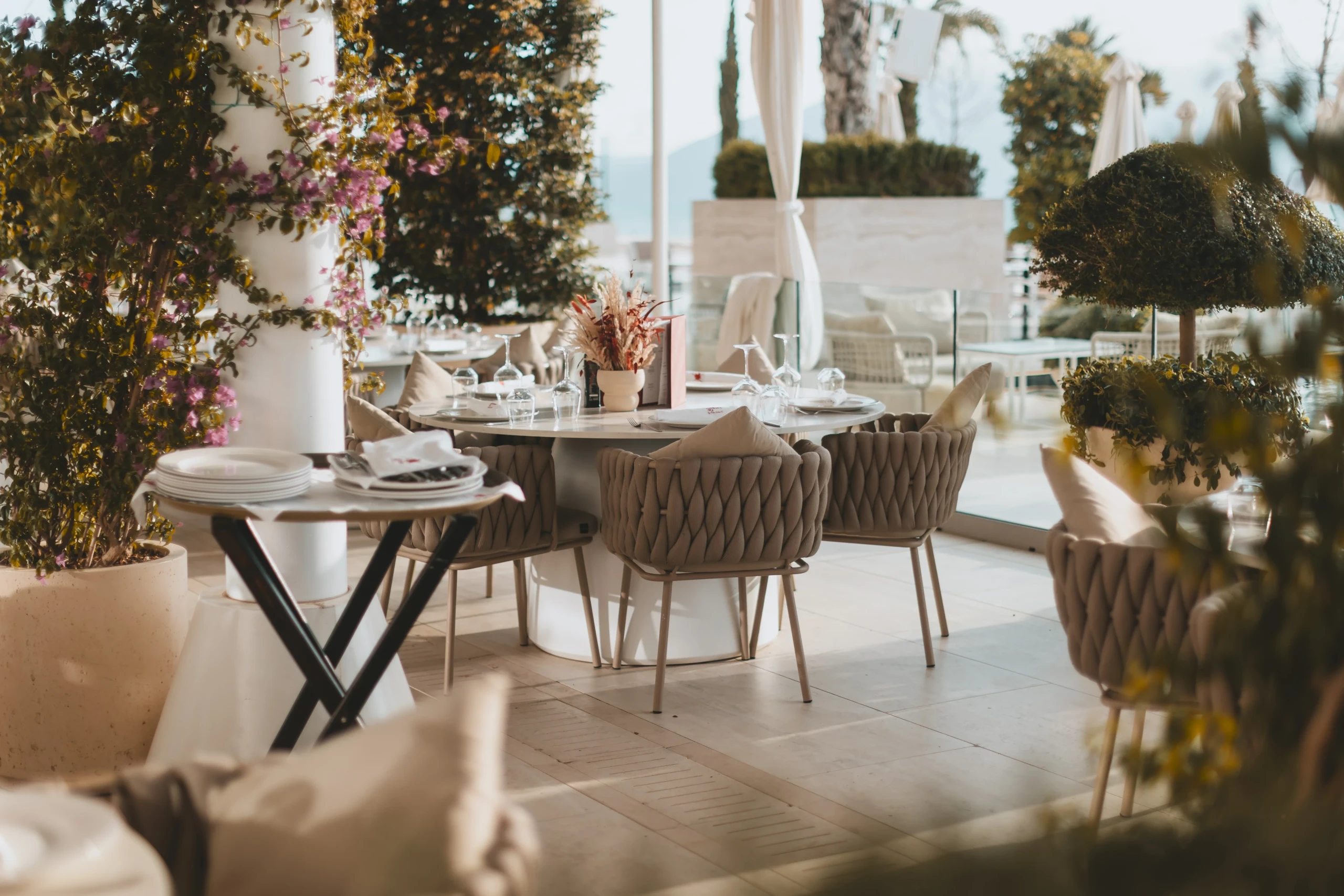Crystal Luxury Resort, bar and restaurant furnishing, Vlore, ABLE Be Modern