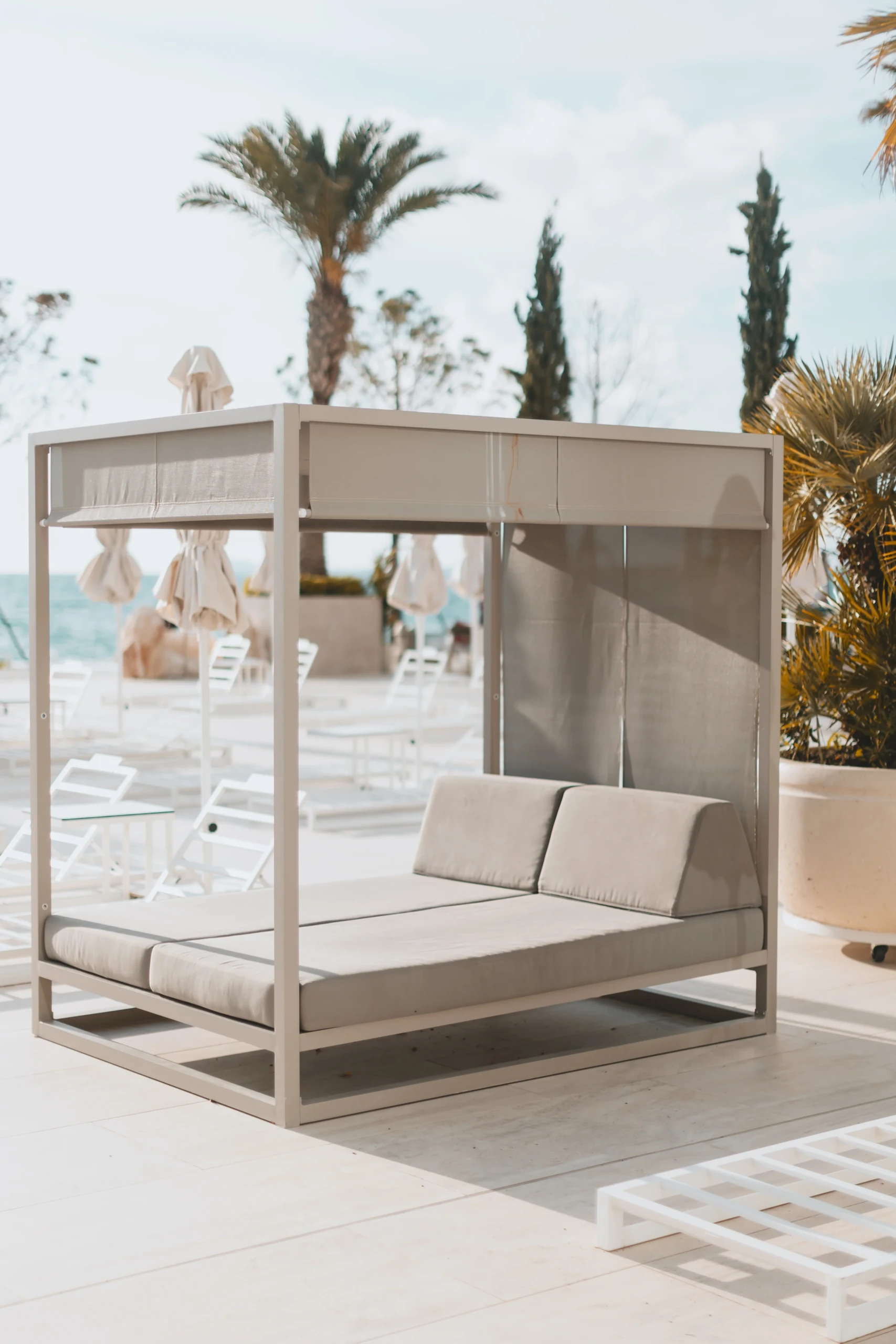 Crystal Luxury Resort, bar and restaurant furnishing, Vlore, ABLE Be Modern