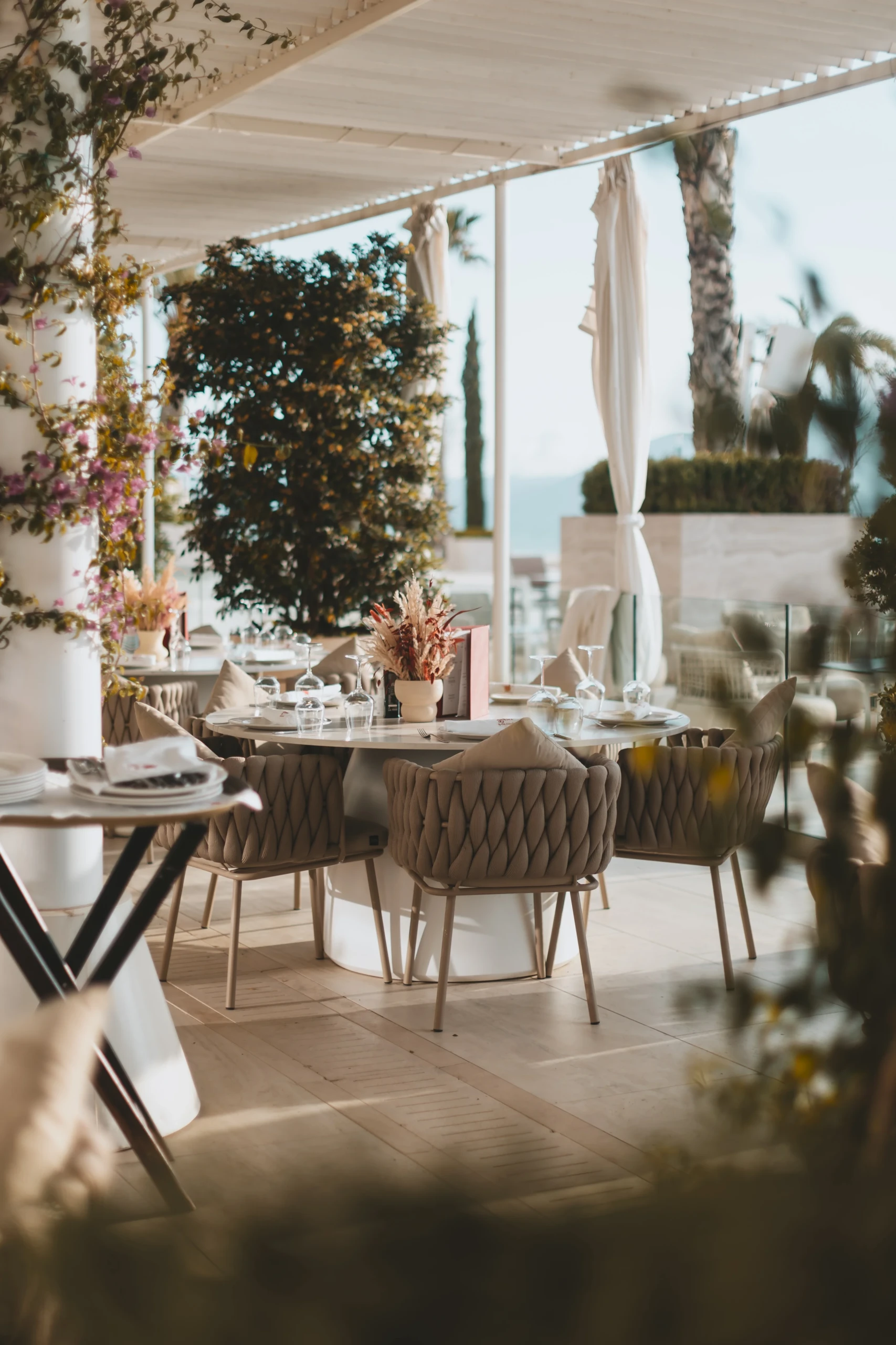 Crystal Luxury Resort, bar and restaurant furnishing, Vlore, ABLE Be Modern