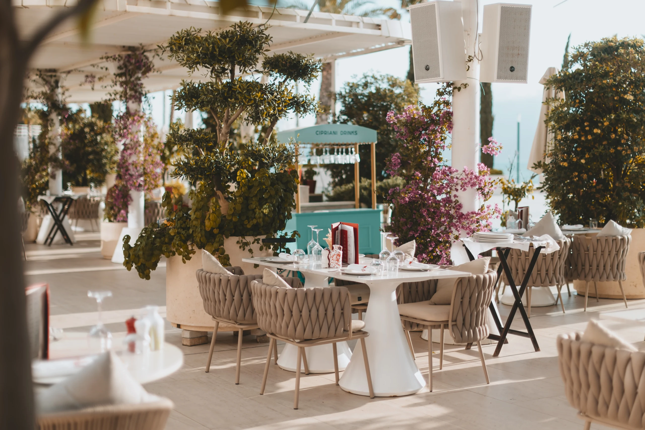 Crystal Luxury Resort, bar and restaurant furnishing, Vlore, ABLE Be Modern