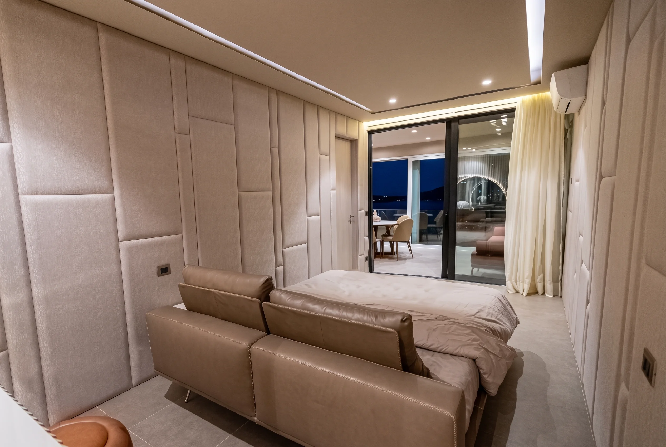 Marina Bay Aquamarine Complex, furnished by ABLE Be Modern