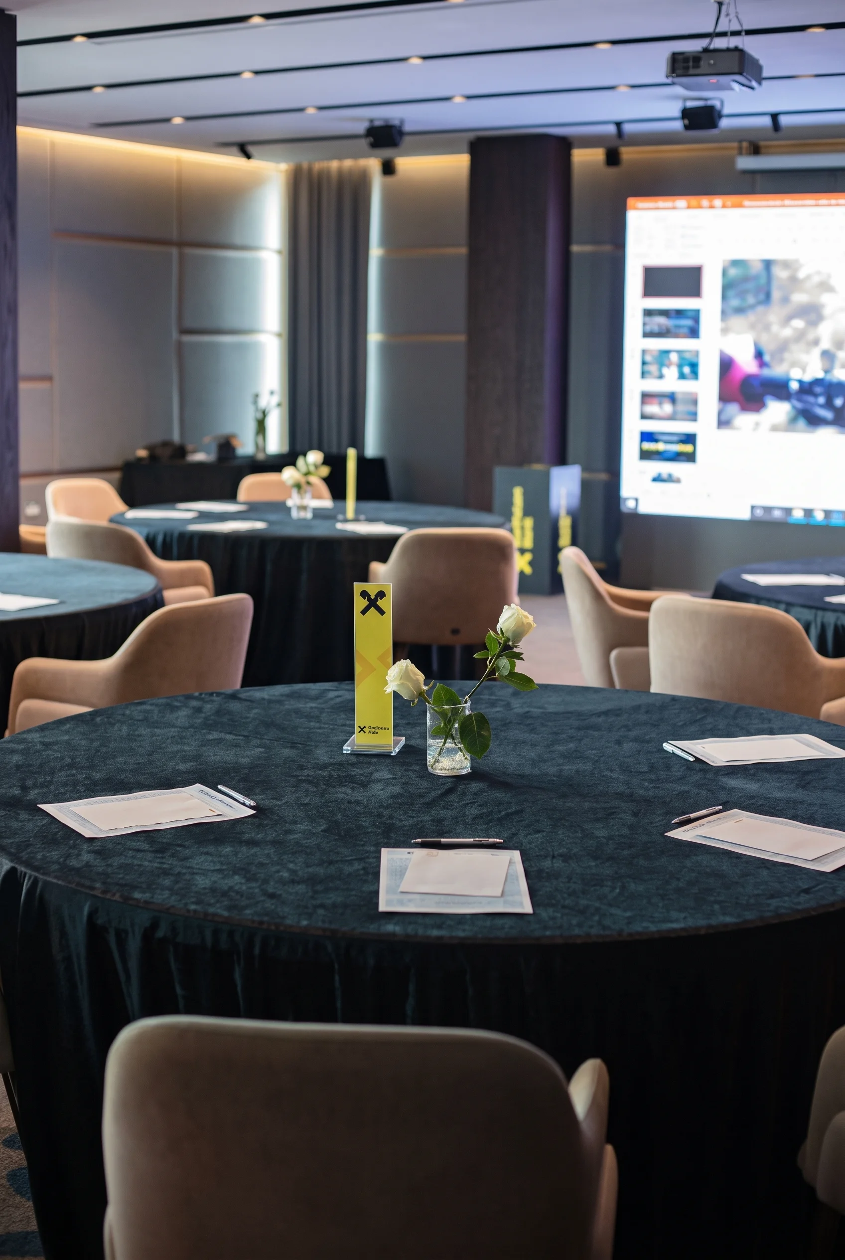 Maritim Collection, Marina Bay, furnished by ABLE Be Modern