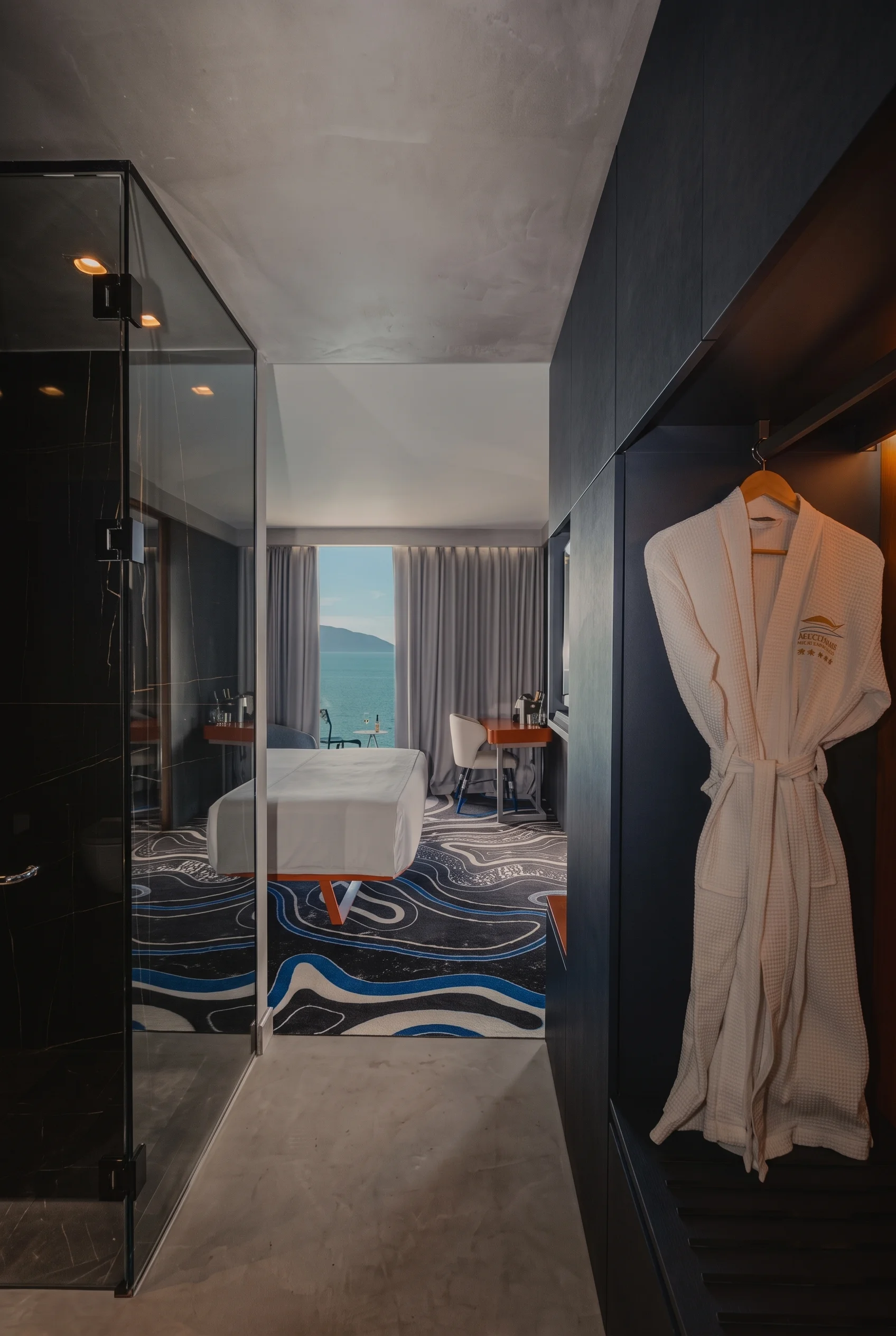Maritim Collection, Marina Bay, furnished by ABLE Be Modern